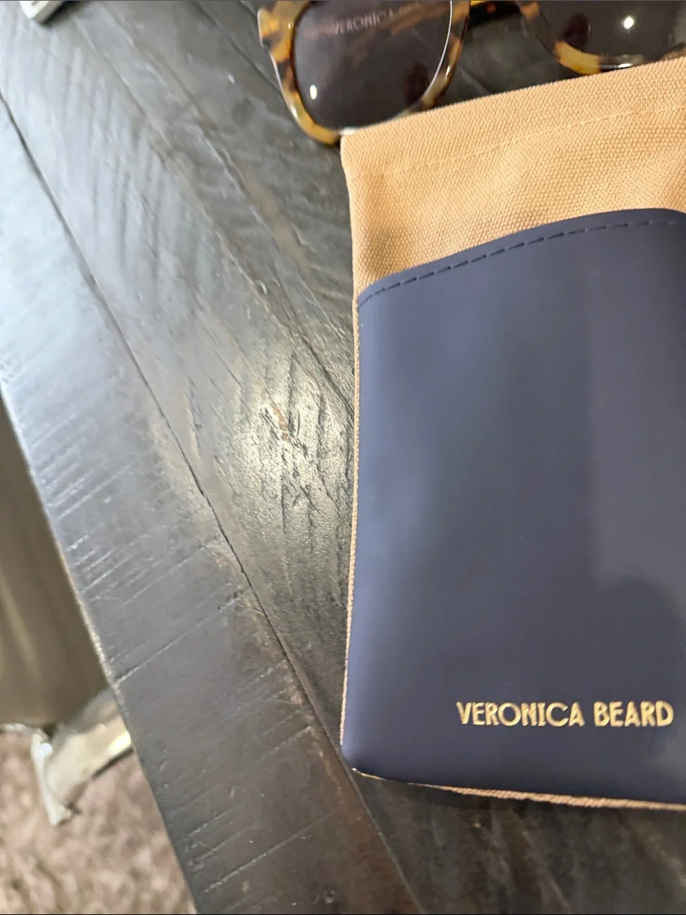 New Veronica Beard Tortoiseshell 'Jane' Sunglasses with black & Tan Case - Picture 2 of 12